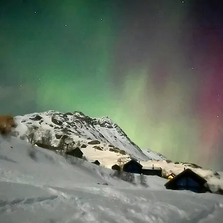 펜션 Mountain With And Trails At The Door