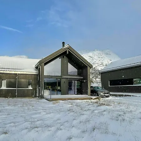 Mountain With And Trails At The Door Semesterbostad Tjorhom